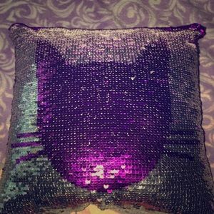 Flip sequin pillow